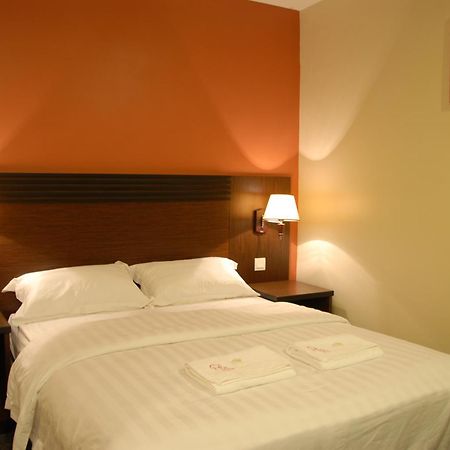 Queen Hotel Keningau Exterior photo
