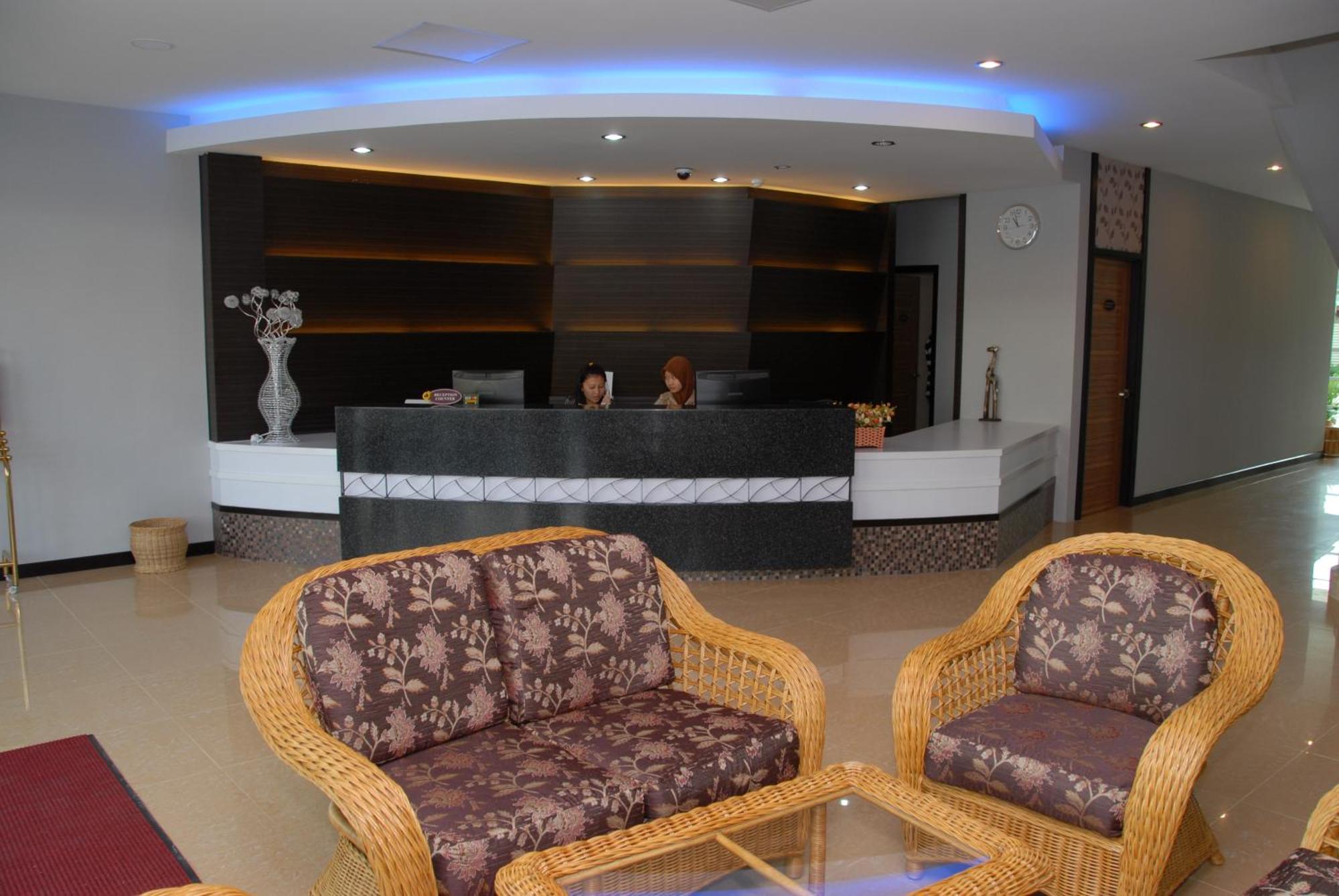 Queen Hotel Keningau Exterior photo